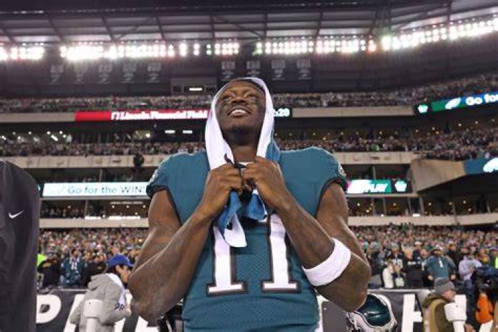 a j brown contract salary and net worth
