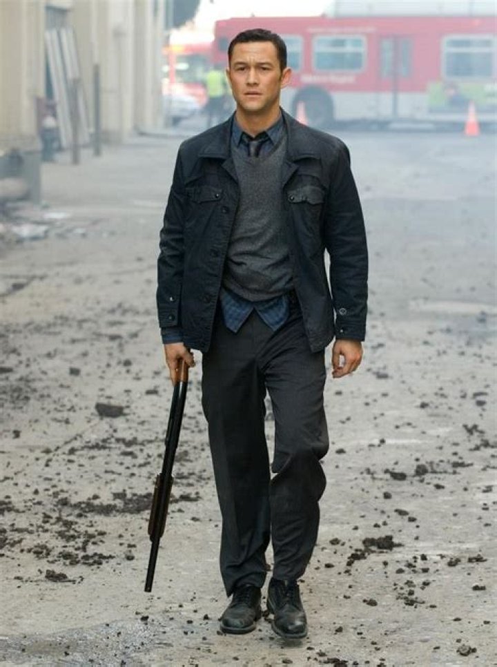 Actor Joseph Gordon Levitt ponders returning to DCEU as Robin