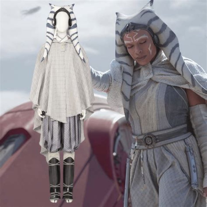 Ahsoka in her white robes Star Wars:Rebels