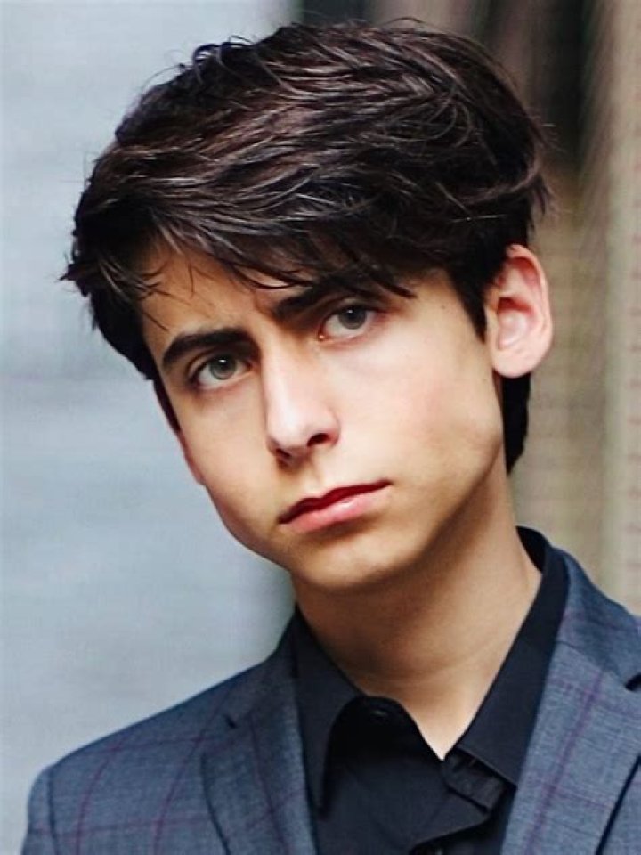 Aidan Gallagher Biography