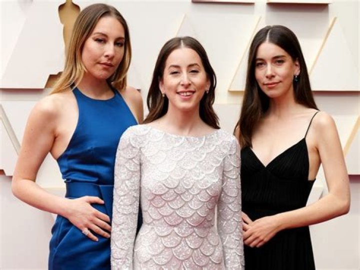 Alana Haim children: Does Alana Haim have kids?