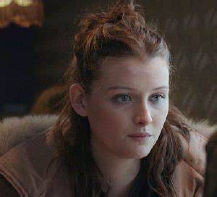 Álfrún Laufeyjardóttir career earnings and net worth