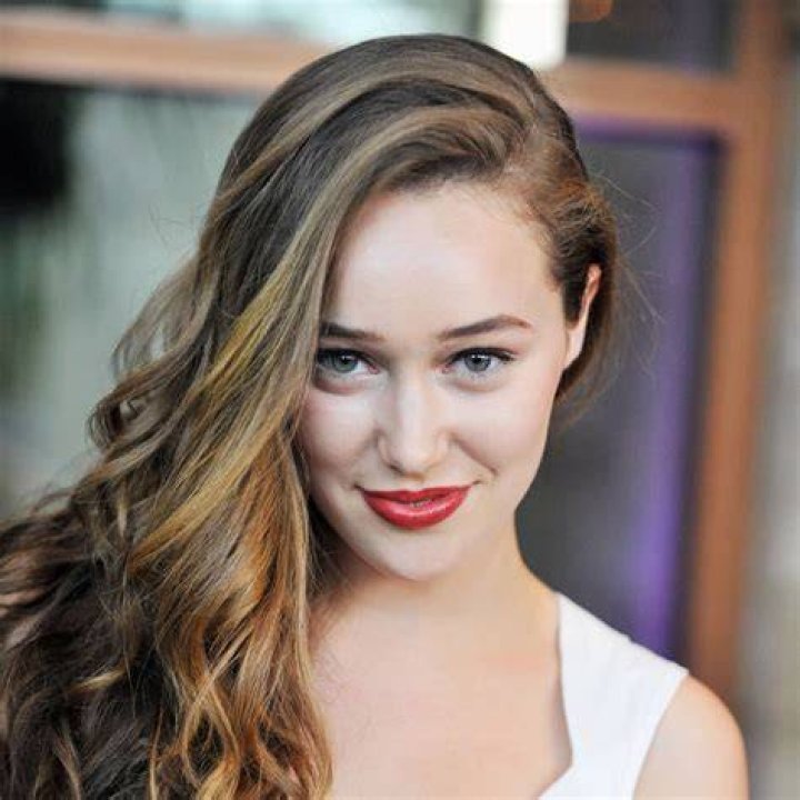 Alycia Debnam-C... Biography
