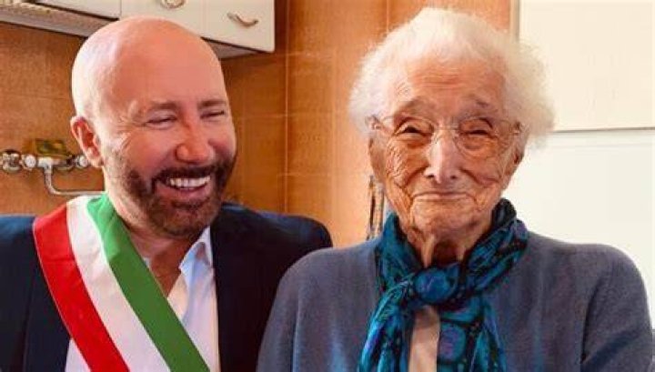 angela tiraboschi con i suoi 111 anni e la nonna ditalia 05f60f64 7974 11ec 98c0 bb8da38ffeed 900 566 1 1