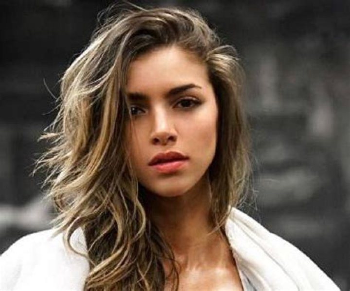 Anllela Sagra Biography