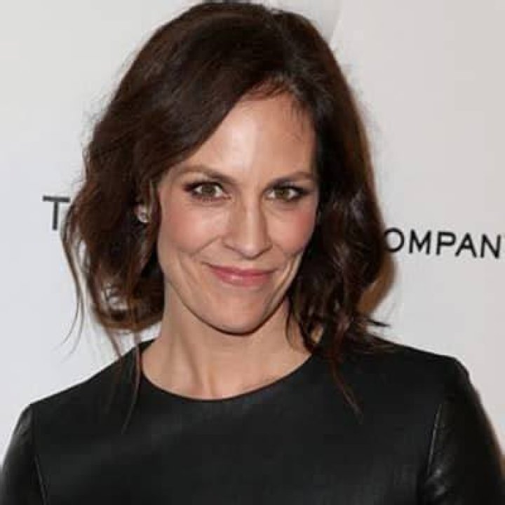 Annabeth Gish career earnings and net worth