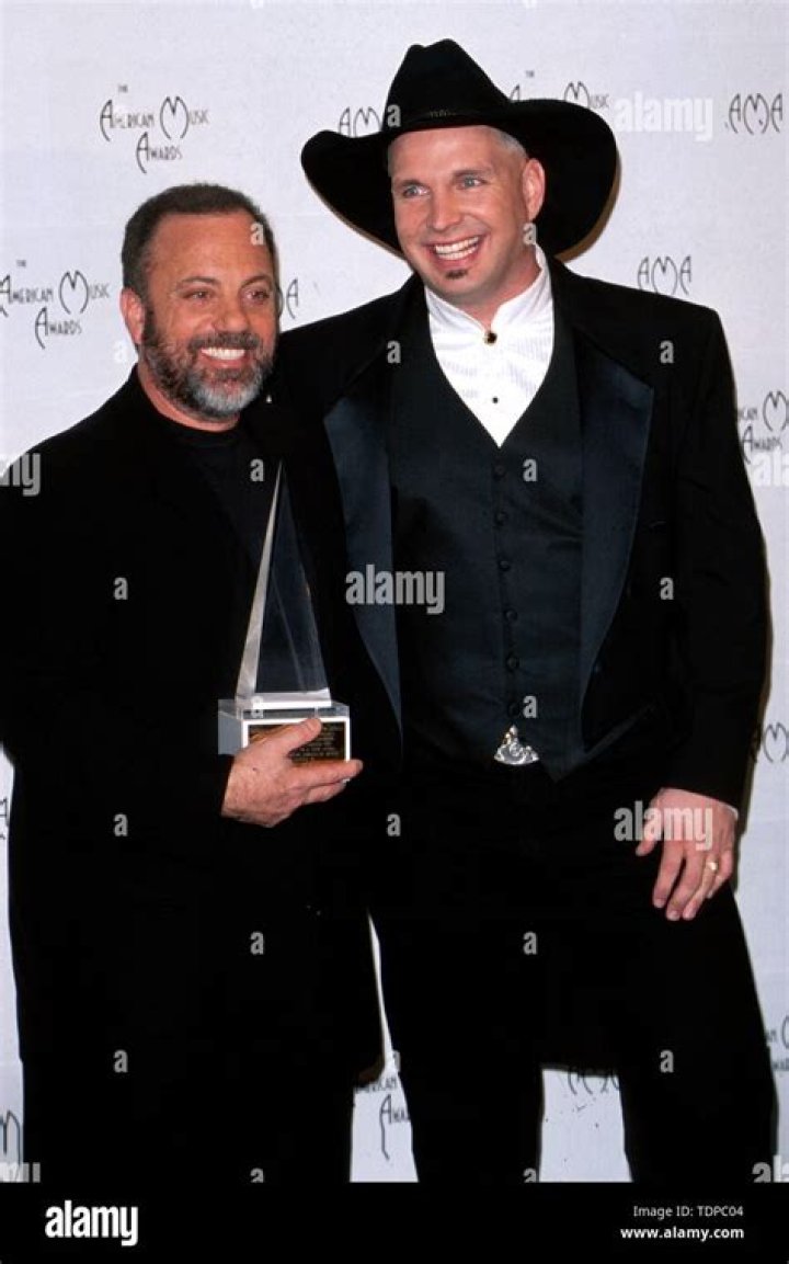 Are Garth Brooks and Billy Joel friends?