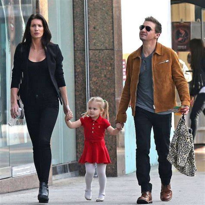 Are Jeremy Renner and Sonni Pacheco still married? Why did Jeremy Renner and Sonni Pacheco divorce?
