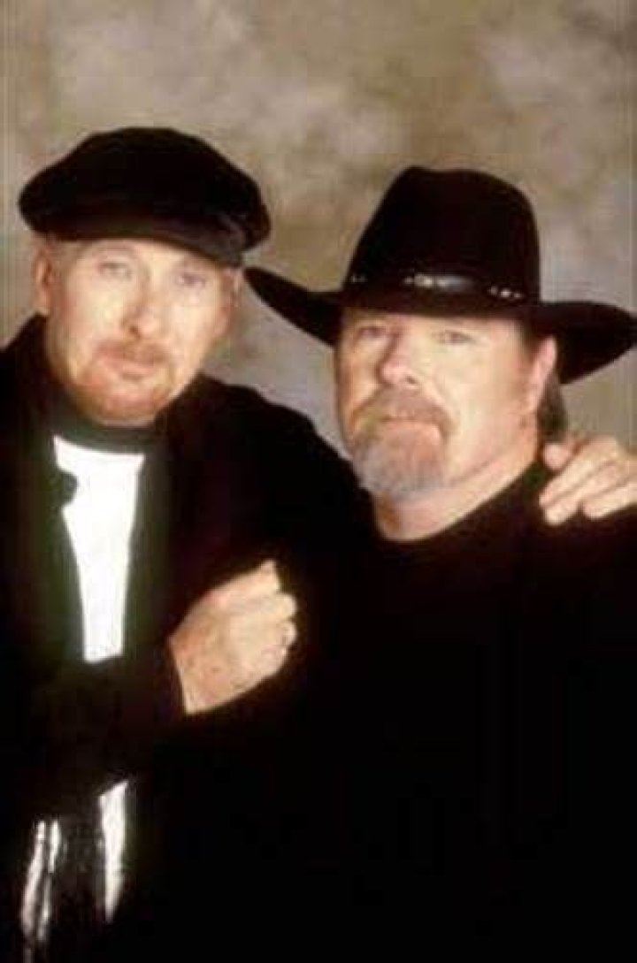 Are Jim Seals and Dan Seals related? Did Jim and Dan Seals sing together?