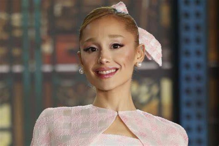 ariana-grande-127785.jpg