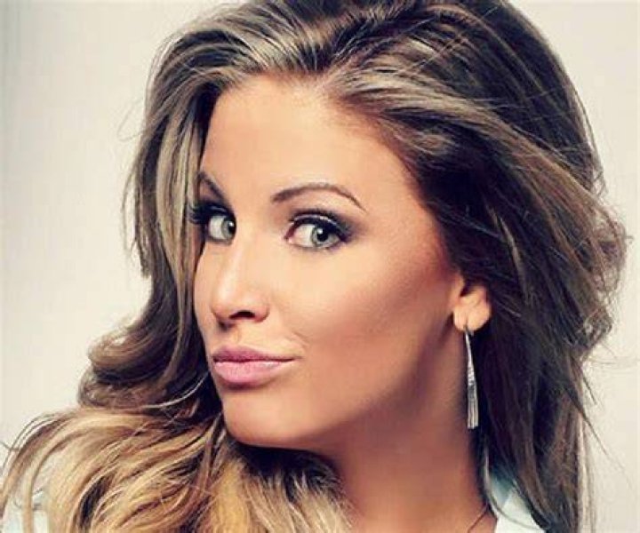 Ashley Alexiss Biography - Facts, Childhood, Family & Achievements of Fashion Model