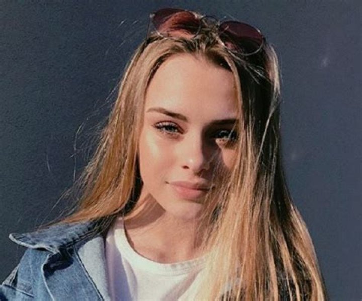 Ashley Besson - Bio, Facts, Family Life of Instagram Star