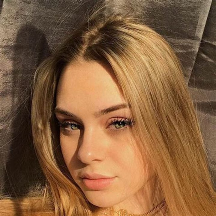 Ashley Besson Biography