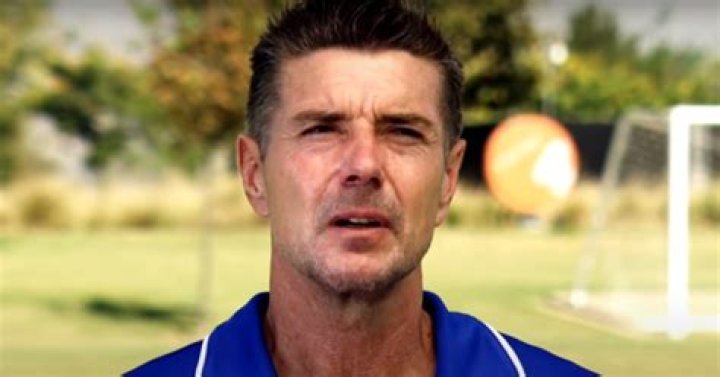 Barry Venison Biography