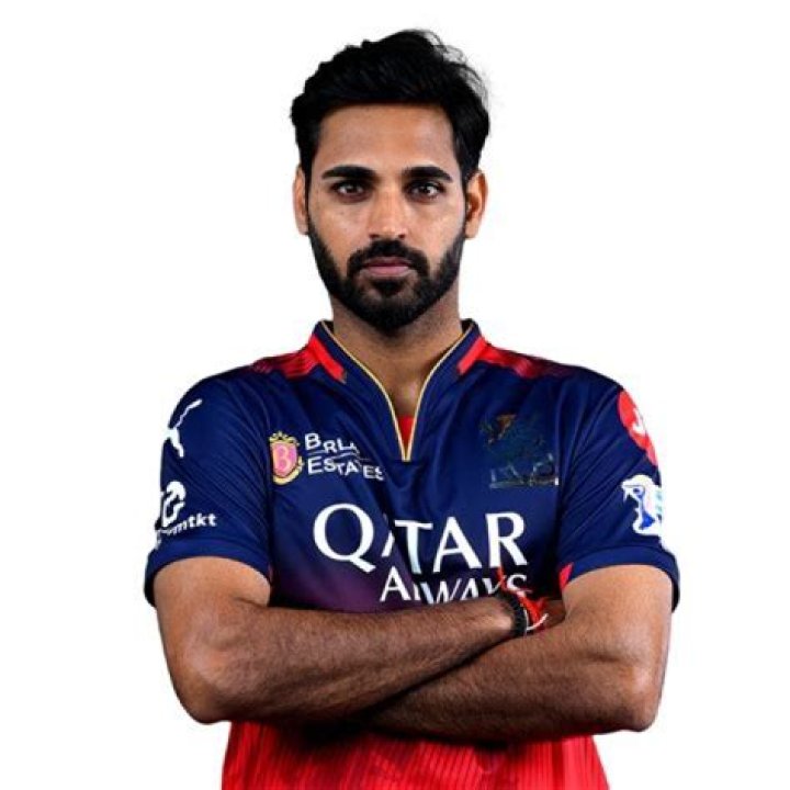 Bhuvneshwar Kumar Biography - Facts, Childhood, Family Life & Achievements