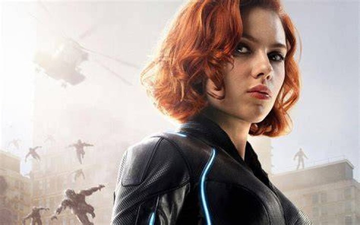 Black Widow, short hair 