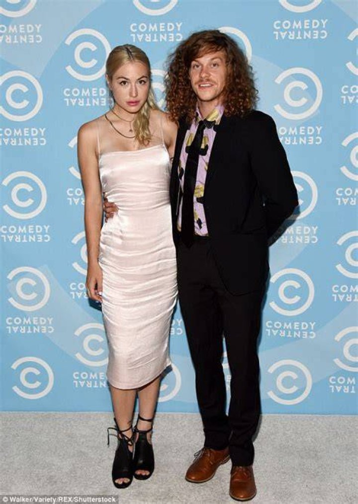 Which of Blake Anderson's sons is dead and cause of death? 1 Blake Anderson and late wife Wendy