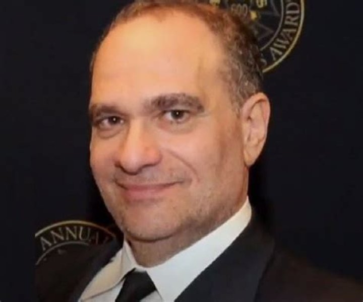 Bob Weinstein Biography - Facts, Childhood, Family Life, Achievements