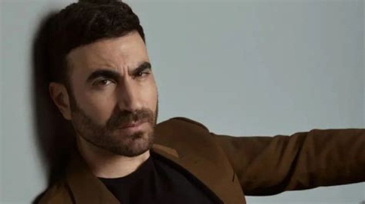 Brett Goldstein height and weight