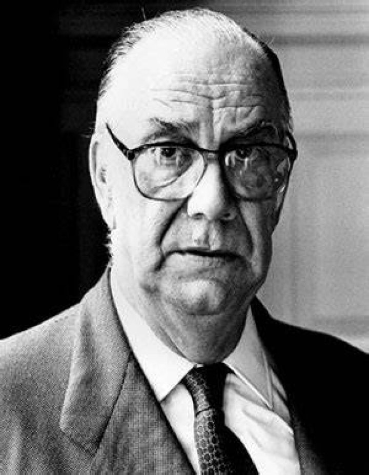 Camilo Jos&eacute; Cela Biography