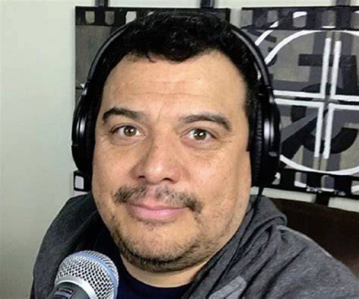 Carlos Mencia Biography - Facts, Childhood, Family Life & Achievements