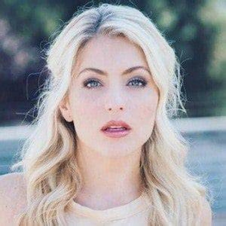 Chantelle Paige – Bio, Facts, Family Life of Pop Singer