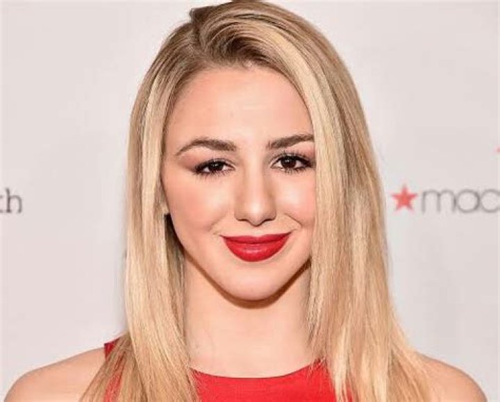 Chloe Lukasiak Biography