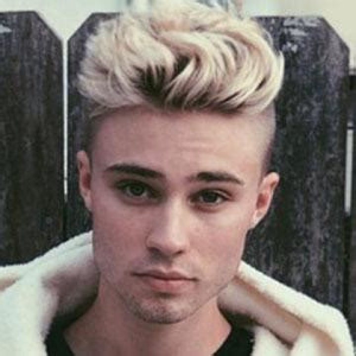 Christian Burns - Bio, Facts, Family of Instagram & YouNow Star