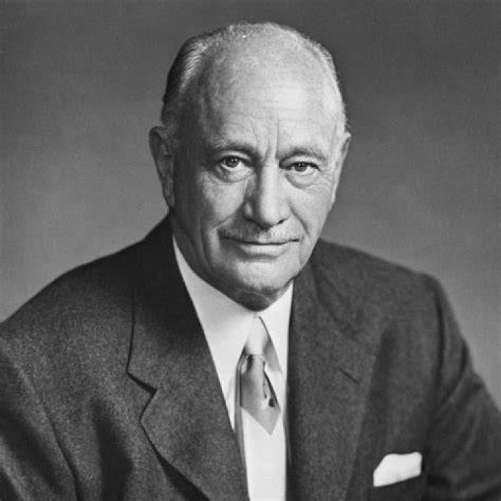 Conrad Hilton Biography