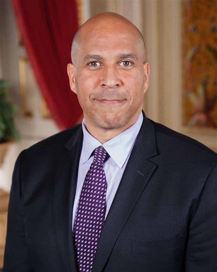 Cory Booker siblings: Who is Cory Booker's brother Cary Booker II? 1 Cory Booker