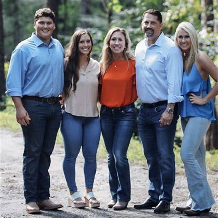 Crystal Balint family, husband, children, parents, siblings