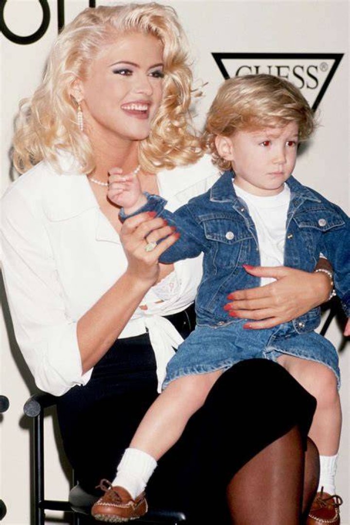 Daniel Wayne Smith Biography - Facts, Childhood, Family of Anna Nicole Smith's Son