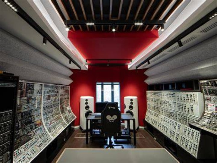 Deadmau5 Gives Us A Look Inside His New Studio