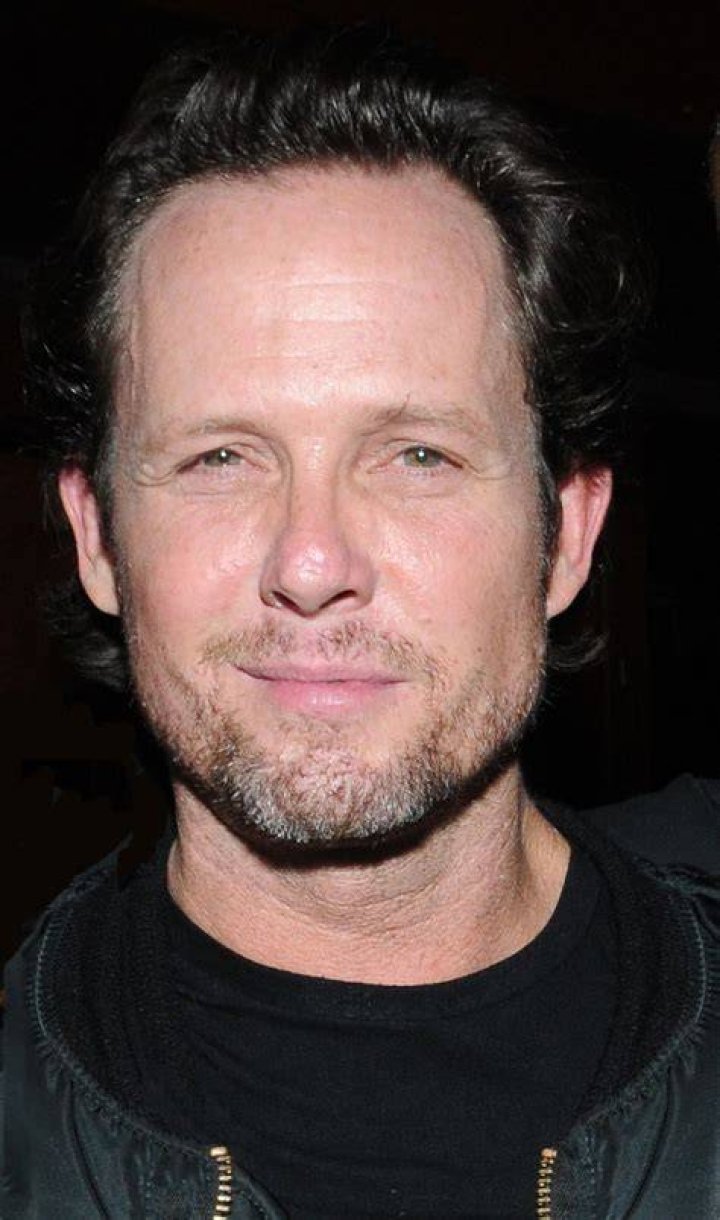 Dean Winters Biography