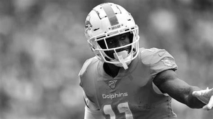 DeVante Parker: Career stats, height, weight, family, college, teams, salary, net worth