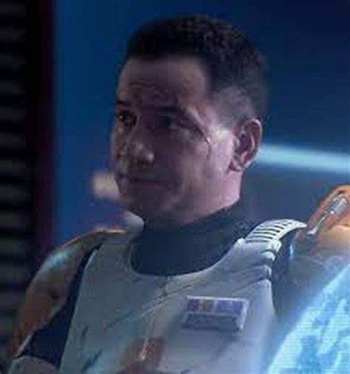 Did Commander Cody remove his chip? – Celebrity