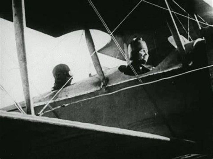 Did Helen Keller Fly An Airplane? – Celebrity