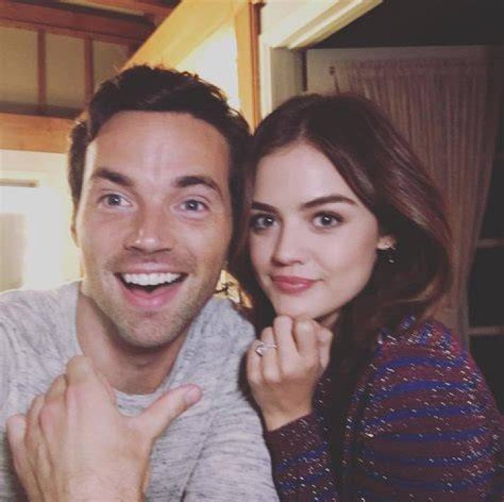 Did Ian Harding and Lucy Hale date? – Celebrity