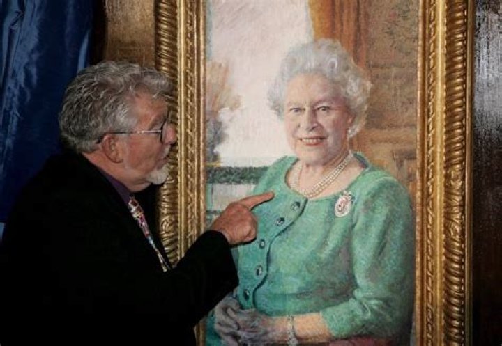 Did Rolf paint Queen Elizabeth II? How many times did Rolf Harris paint the Queen?
