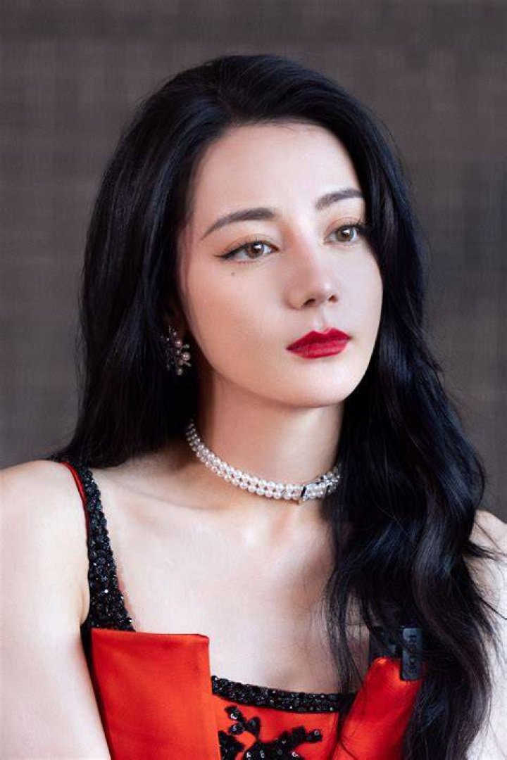 Dilraba Dilmurat Biography