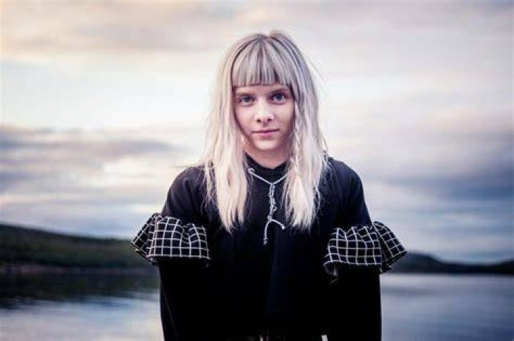 Does Aurora Aksnes have autism? Does Aurora Aksnes have albinism?
