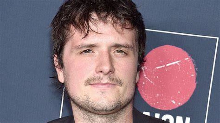 Does Josh Hutcherson speak Spanish?