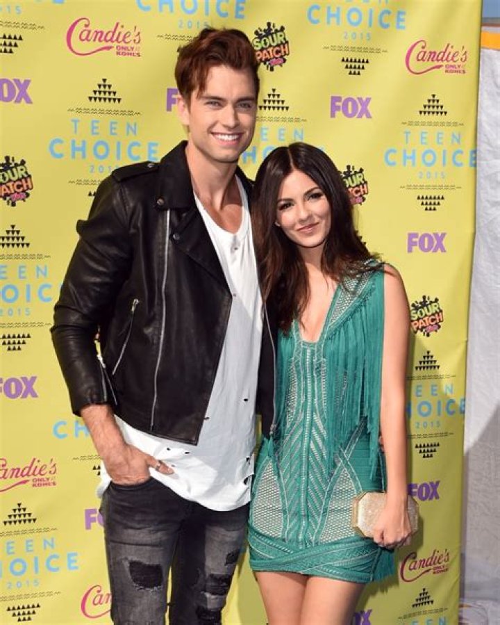 Does Victoria Justice Have A Husband? – Celebrity