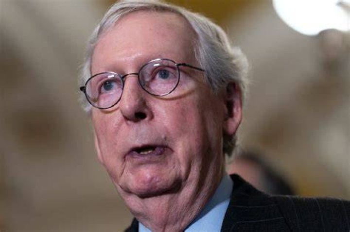 Donald Trump forgetting how to speak at microphones is already making him the Mitch McConnell of 2024