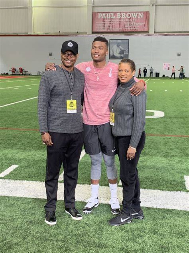 Dwayne Haskins Sr. Bio, Dwayne Haskins' father age, wife, job, net worth