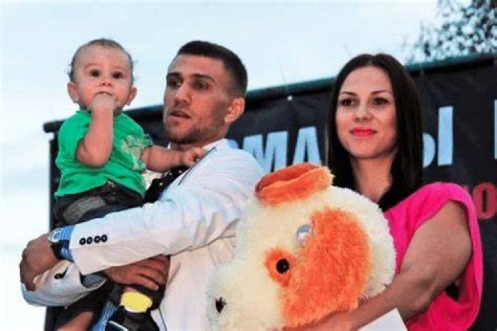 Elena Lomachenko Biography - Facts, Childhood, Family Life & Achievements