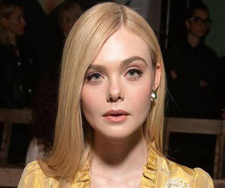 Elle Fanning Biography - Facts, Childhood, Family Life & Achievements