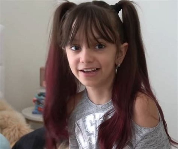 Emily TwoSistersToyStyle – Bio, Facts, Family Life, Career
