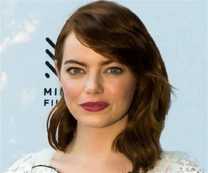 Emma Stone Biography - Facts, Childhood, Family Life & Achievements