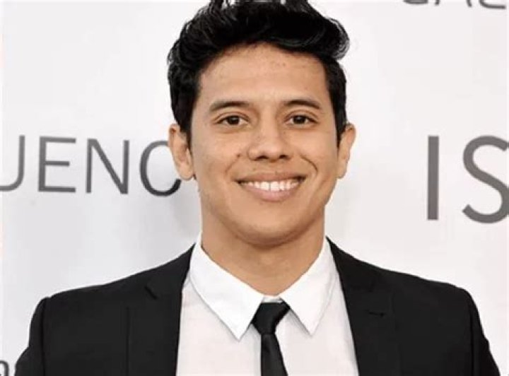 Eric Ochoa Biography